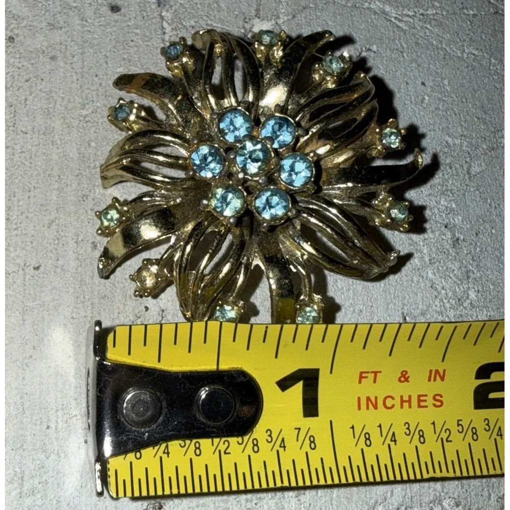 Vintage Blue Stone‎ Floral Brooch Gold Tone